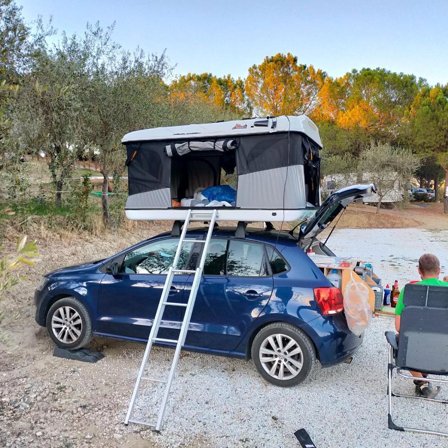 Agricamping Poggio Ai Pini Wine Camping Certaldo Buitenkant foto
