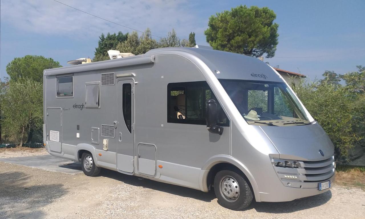 Agricamping Poggio Ai Pini Wine Camping Certaldo Buitenkant foto